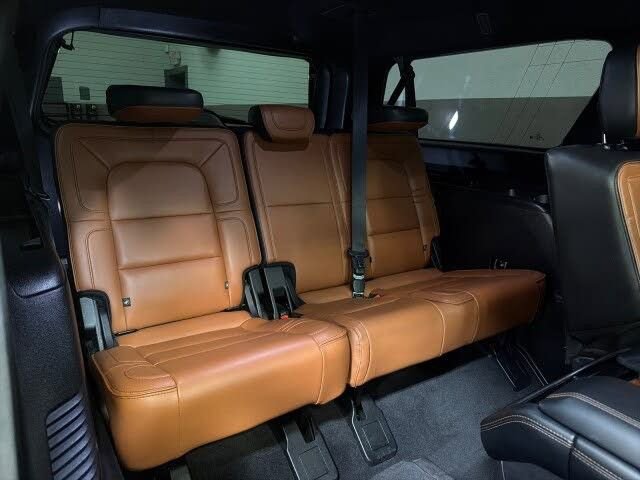 Used 2019 Lincoln Navigator L Reserve AWD/4WD image 46