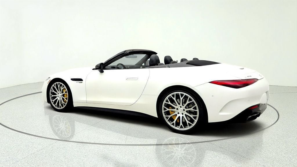 Used 2022 Mercedes-Benz SL 55 AMG 4MATIC w/ Driver Assistance Package image 7