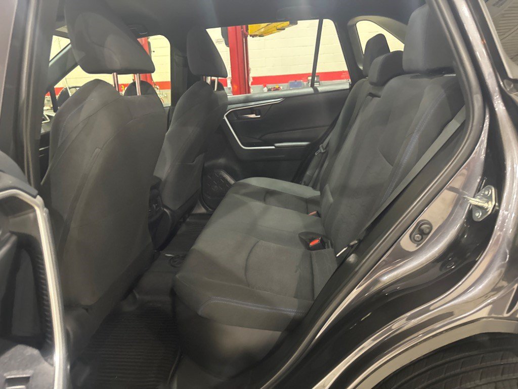 Used 2022 Toyota RAV4 SE w/ SE Grade Weather Package AWD/4WD image 44