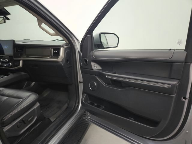 Used 2024 Ford Expedition XLT RWD image 26