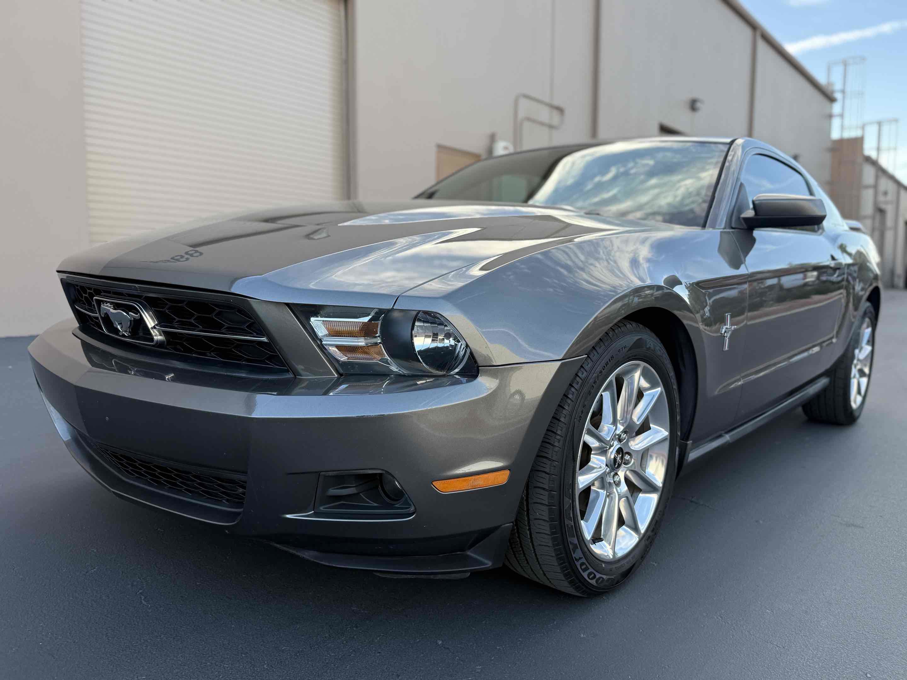 Used 2010 Ford Mustang Premium RWD image 29