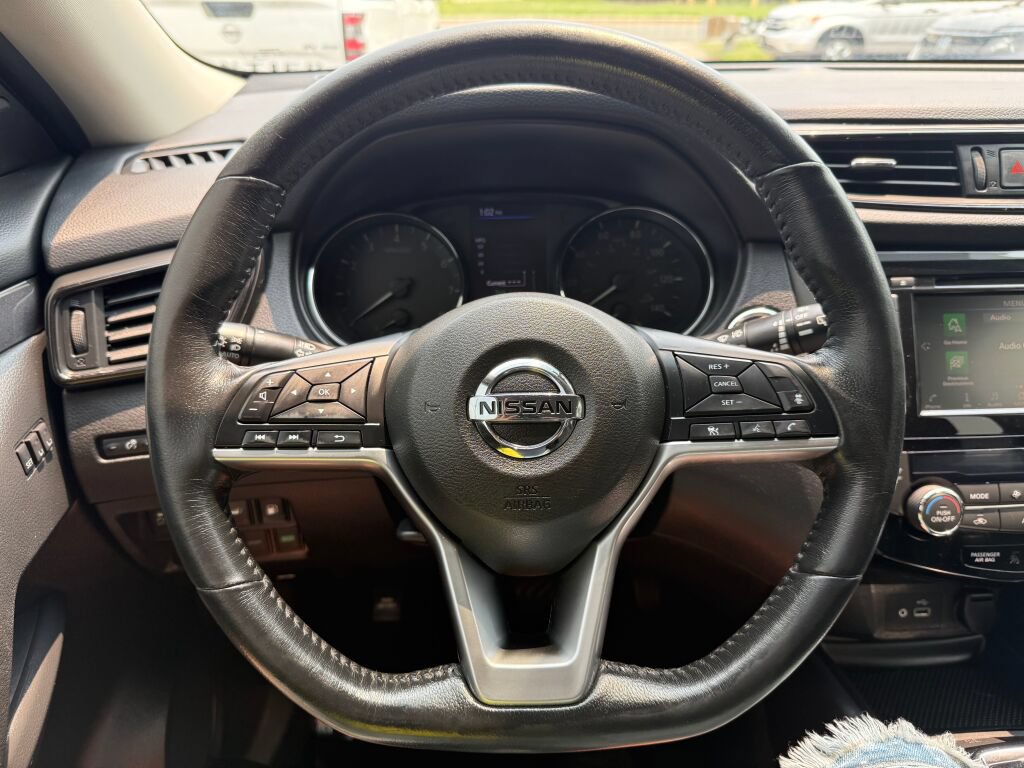 Used 2018 Nissan Rogue SV w/ Premium Package AWD/4WD image 12