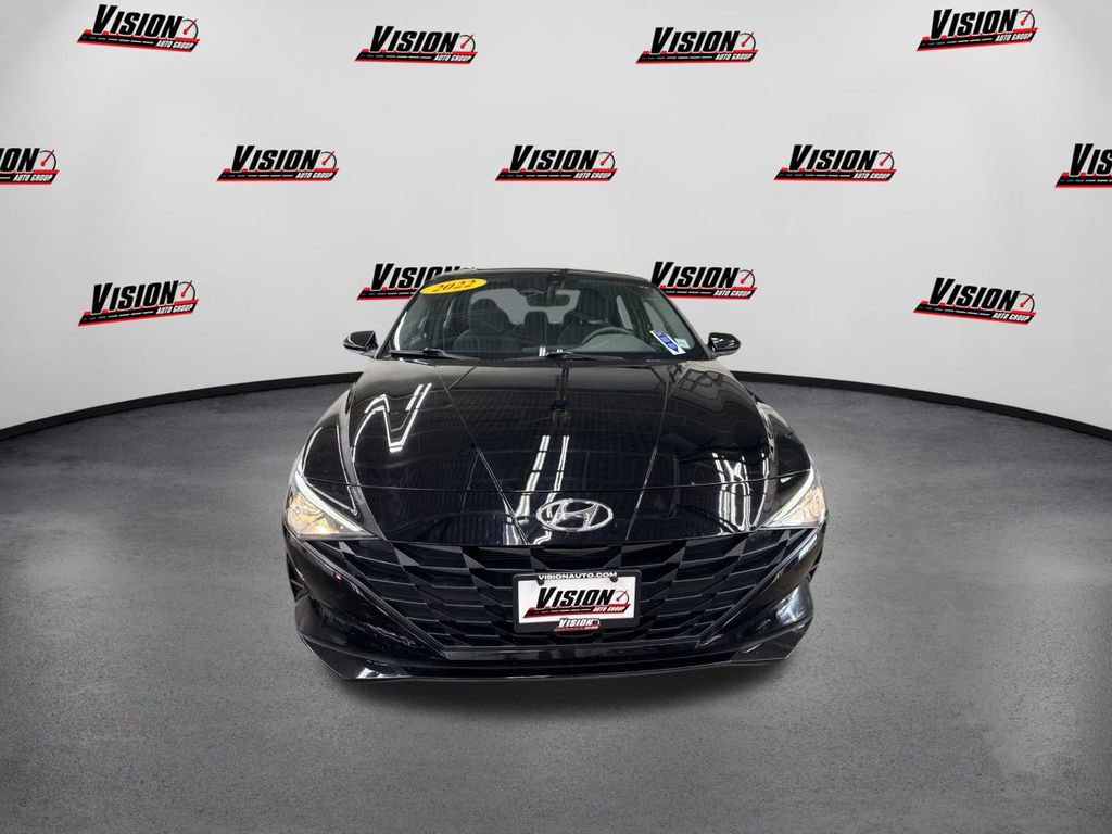 Used 2022 Hyundai Elantra SEL w/ Preferred Accessory Package video 2