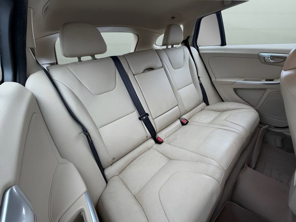Used 2015 Volvo V60 T5 Premier Plus image 18