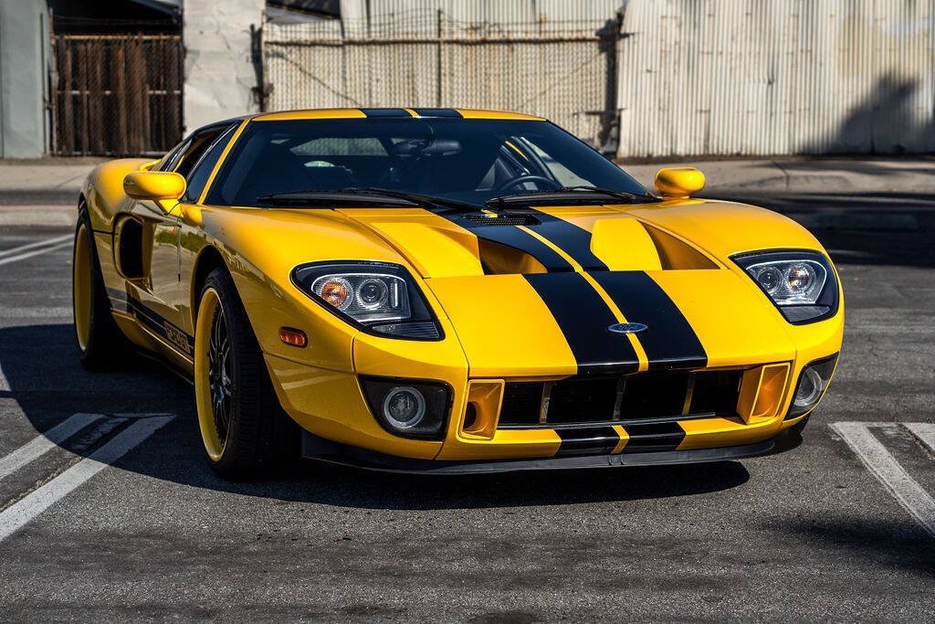 Used 2006 Ford GT RWD image 13