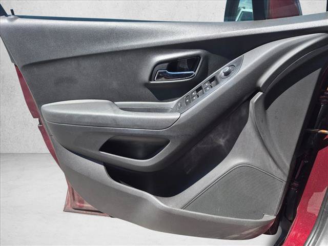 Used 2016 Chevrolet Trax LS FWD image 12