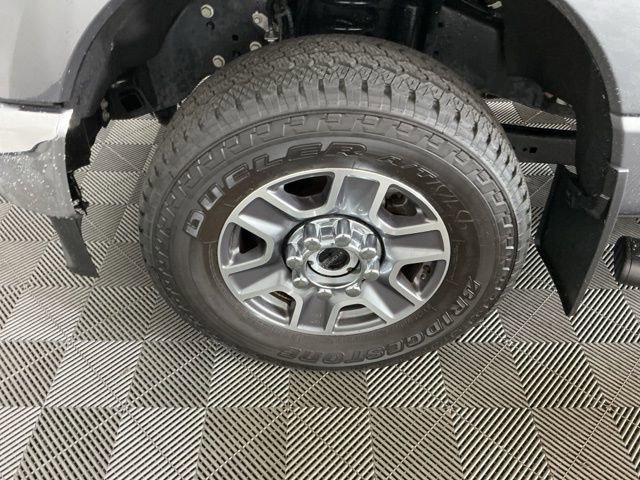 Certified 2025 Ford F350 Lariat w/ FX4 Off-Road Package image 32