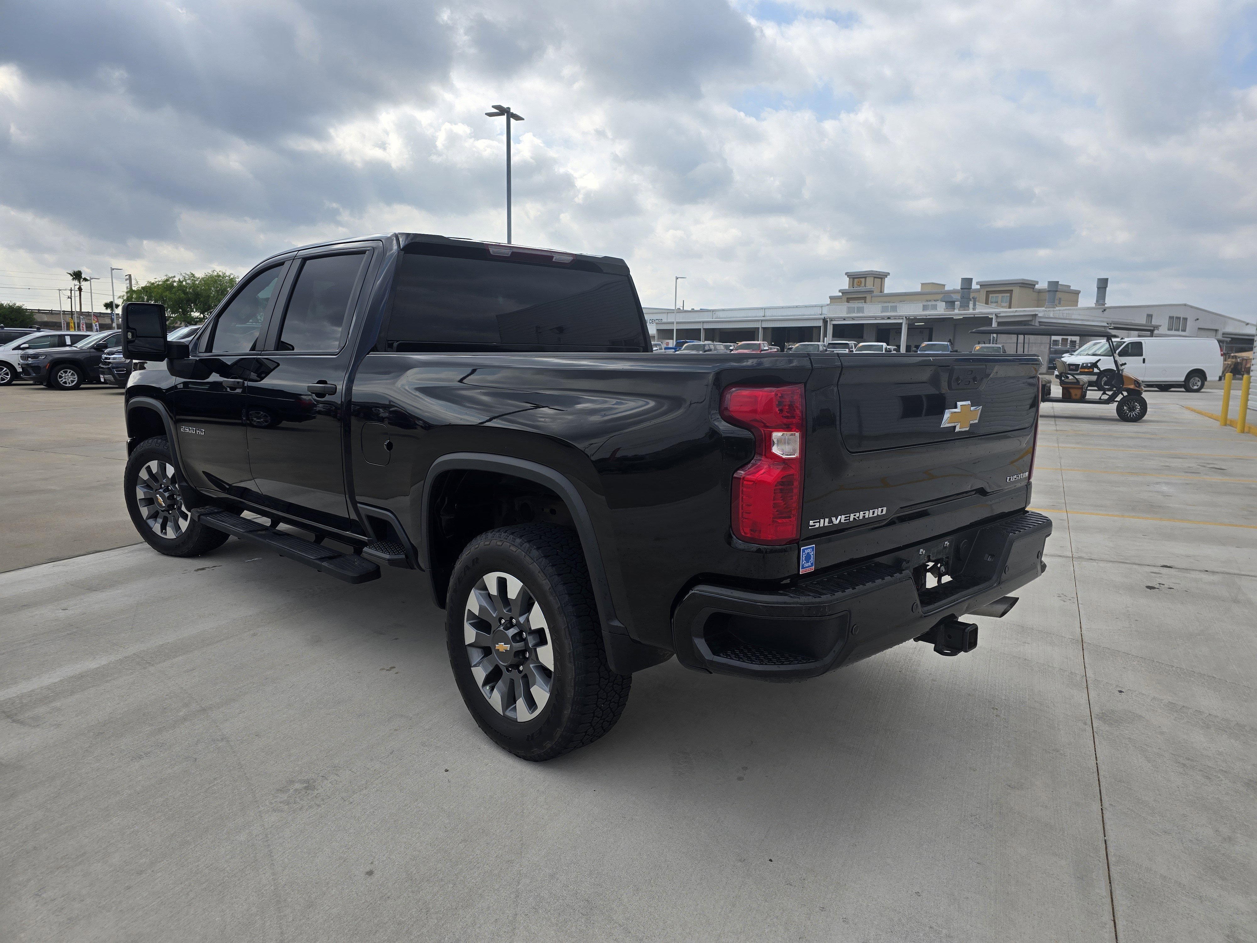 Used 2024 Chevrolet Silverado 2500 Custom w/ Custom Value Package image 5