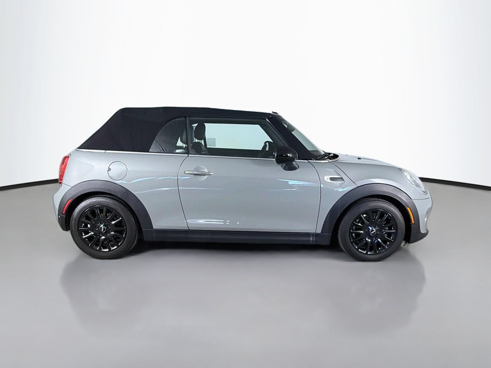 Used 2018 MINI Cooper Convertible FWD image 8
