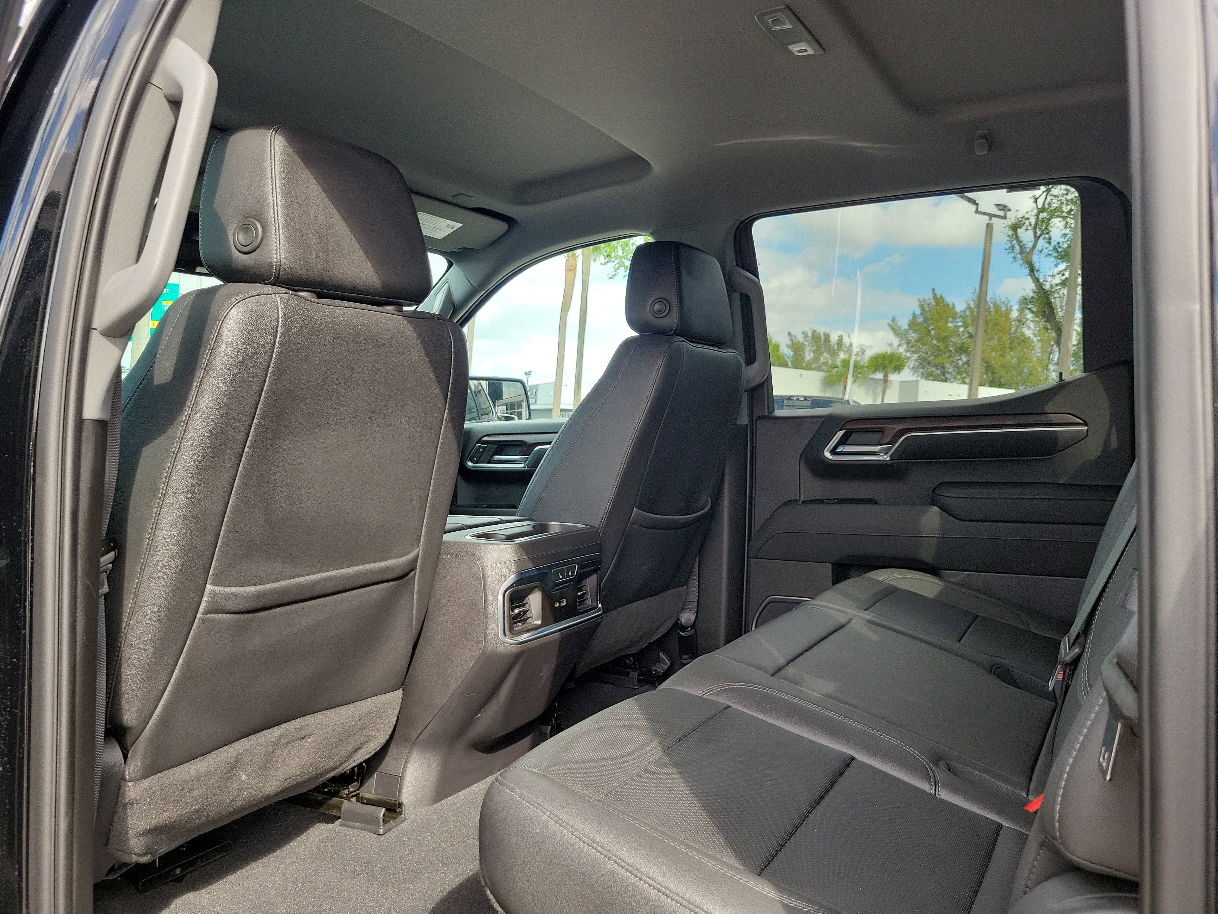 Used 2023 GMC Sierra 1500 SLT w/ SLT Convenience Package RWD image 14