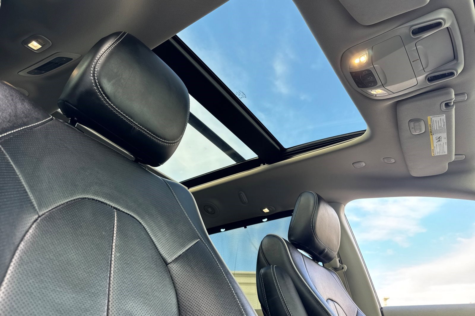 Used 2021 Chrysler Pacifica Limited w/ Premium & Safety Sphere Group image 14