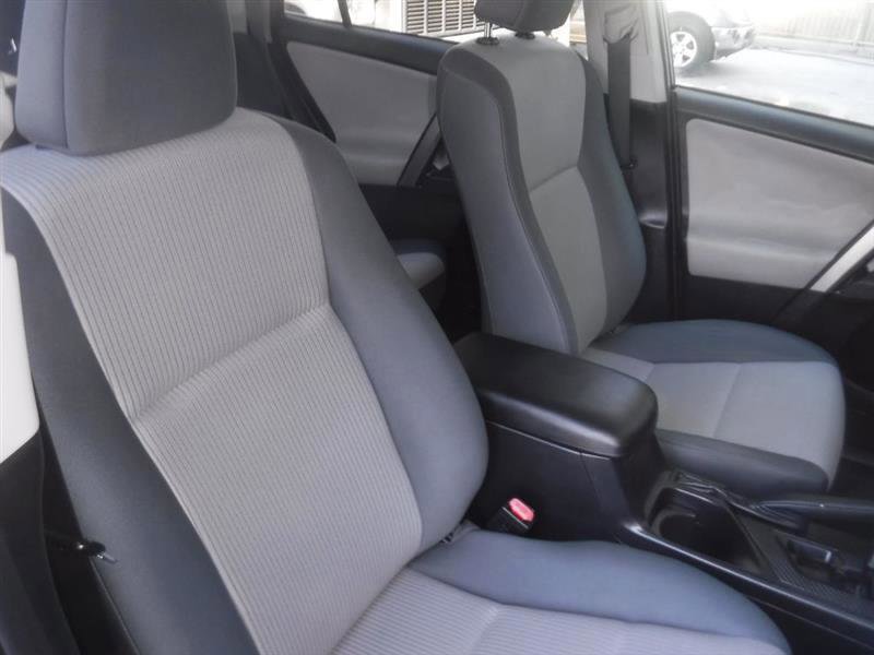 Used 2015 Toyota RAV4 LE FWD image 25