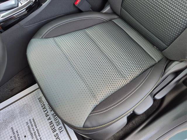 New 2026 Chevrolet Trax LT w/ LT Convenience Package FWD image 4