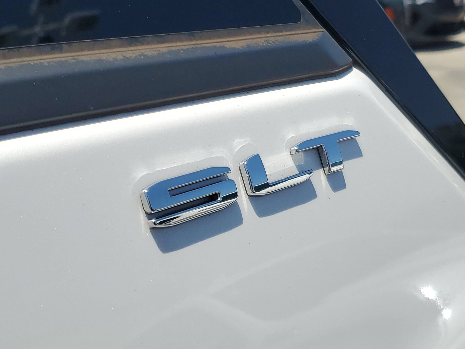 Used 2023 GMC Terrain SLT w/ LPO, Floor Liner Package FWD image 7