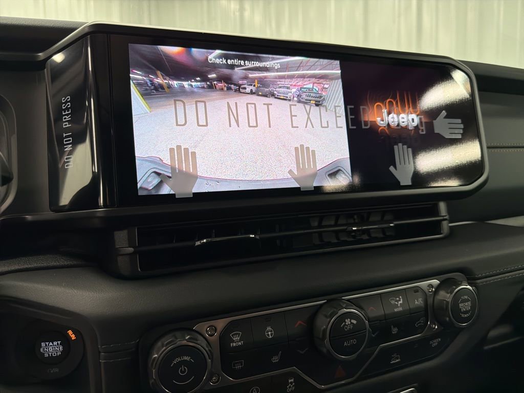 New 2026 Jeep Gladiator Sport image 18