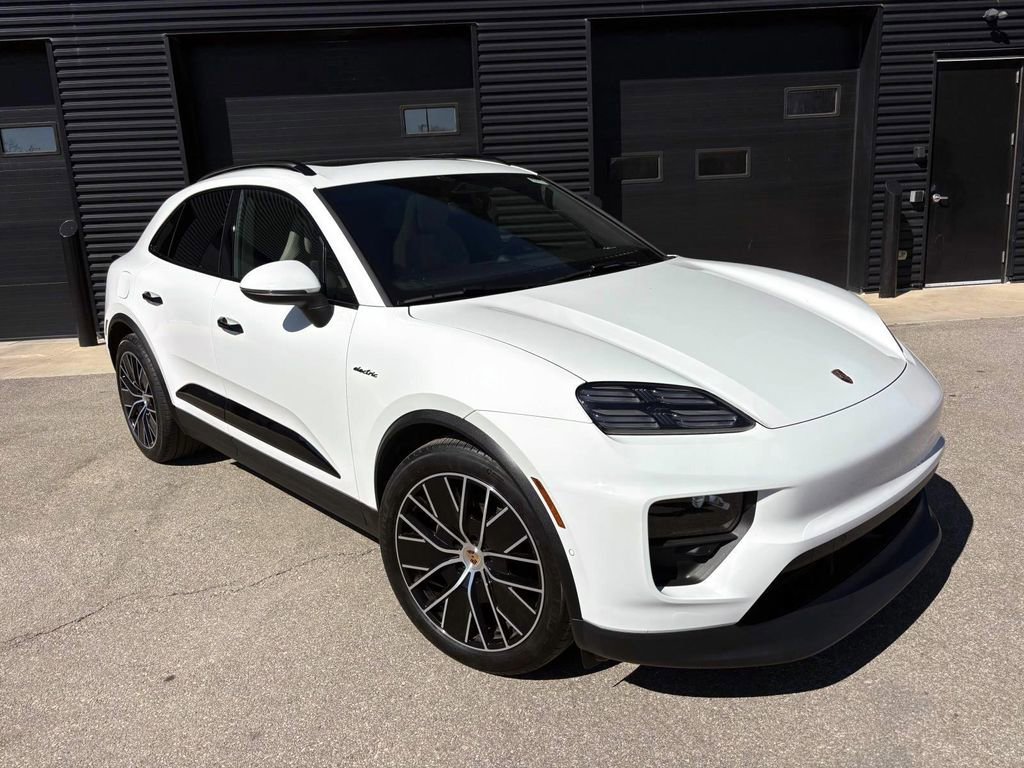 Used 2024 Porsche Macan 4 Electric image 12