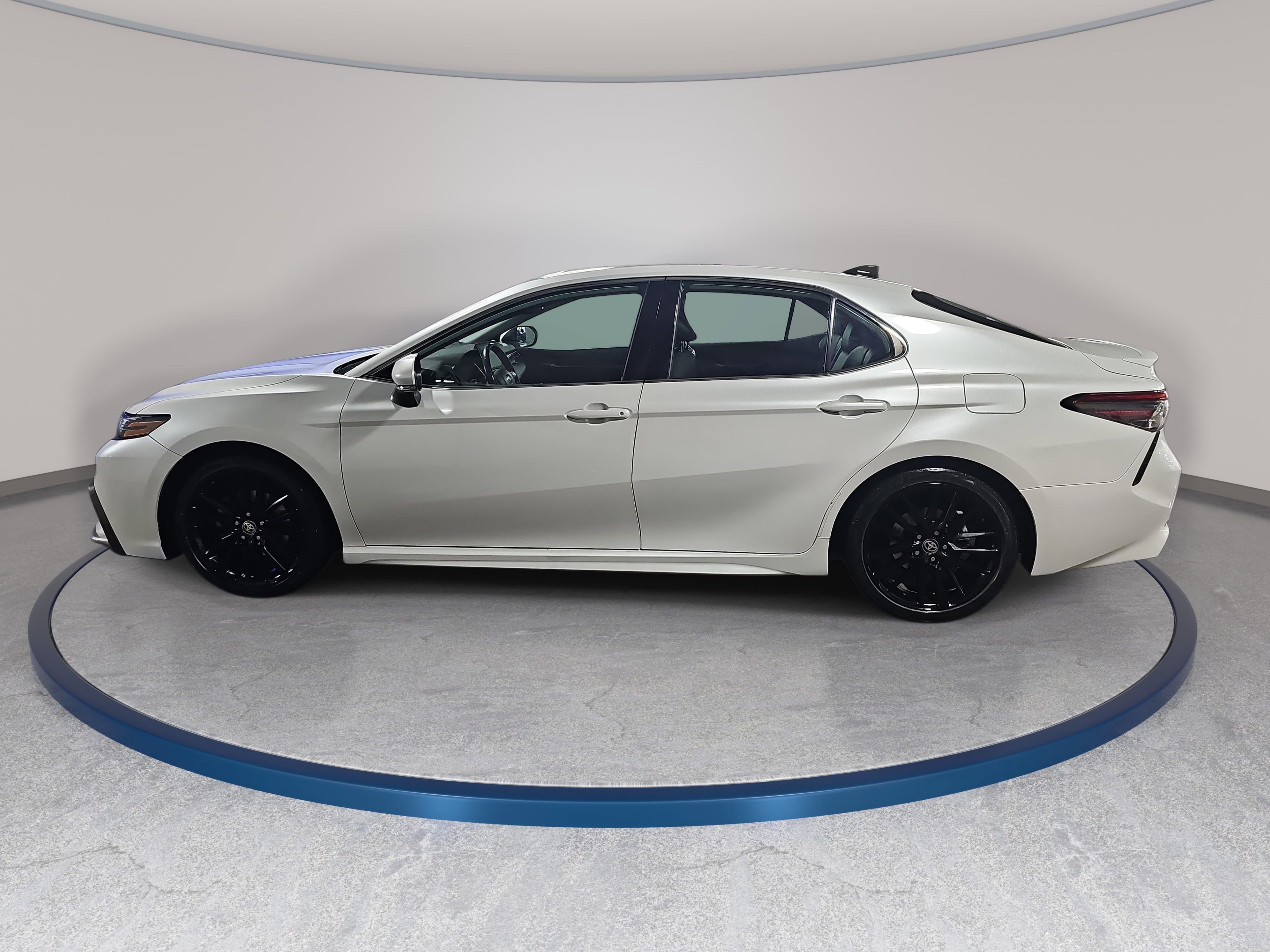 Used 2021 Toyota Camry XSE FWD image 8