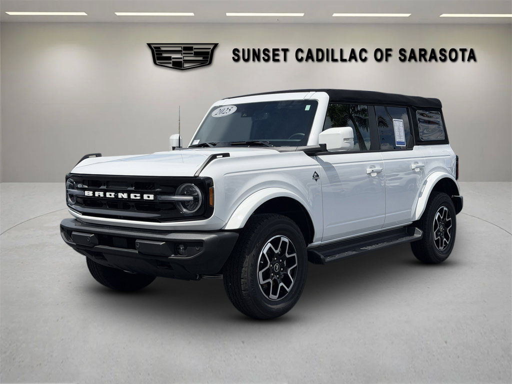 Used 2025 Ford Bronco Outer Banks AWD/4WD image 3