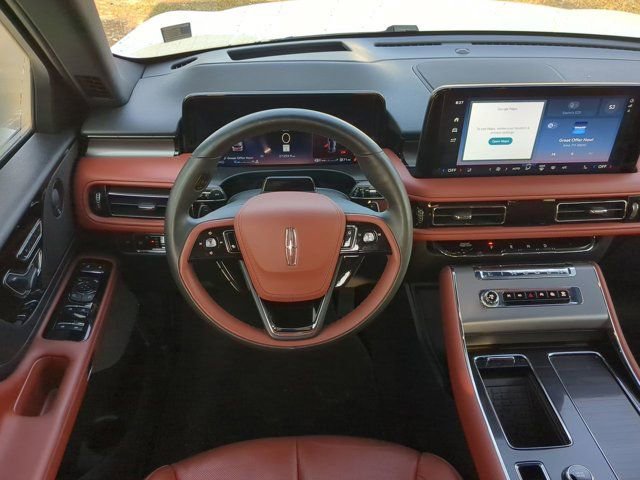 Used 2025 Lincoln Aviator Reserve w/ Jet Appearance Package AWD/4WD image 15