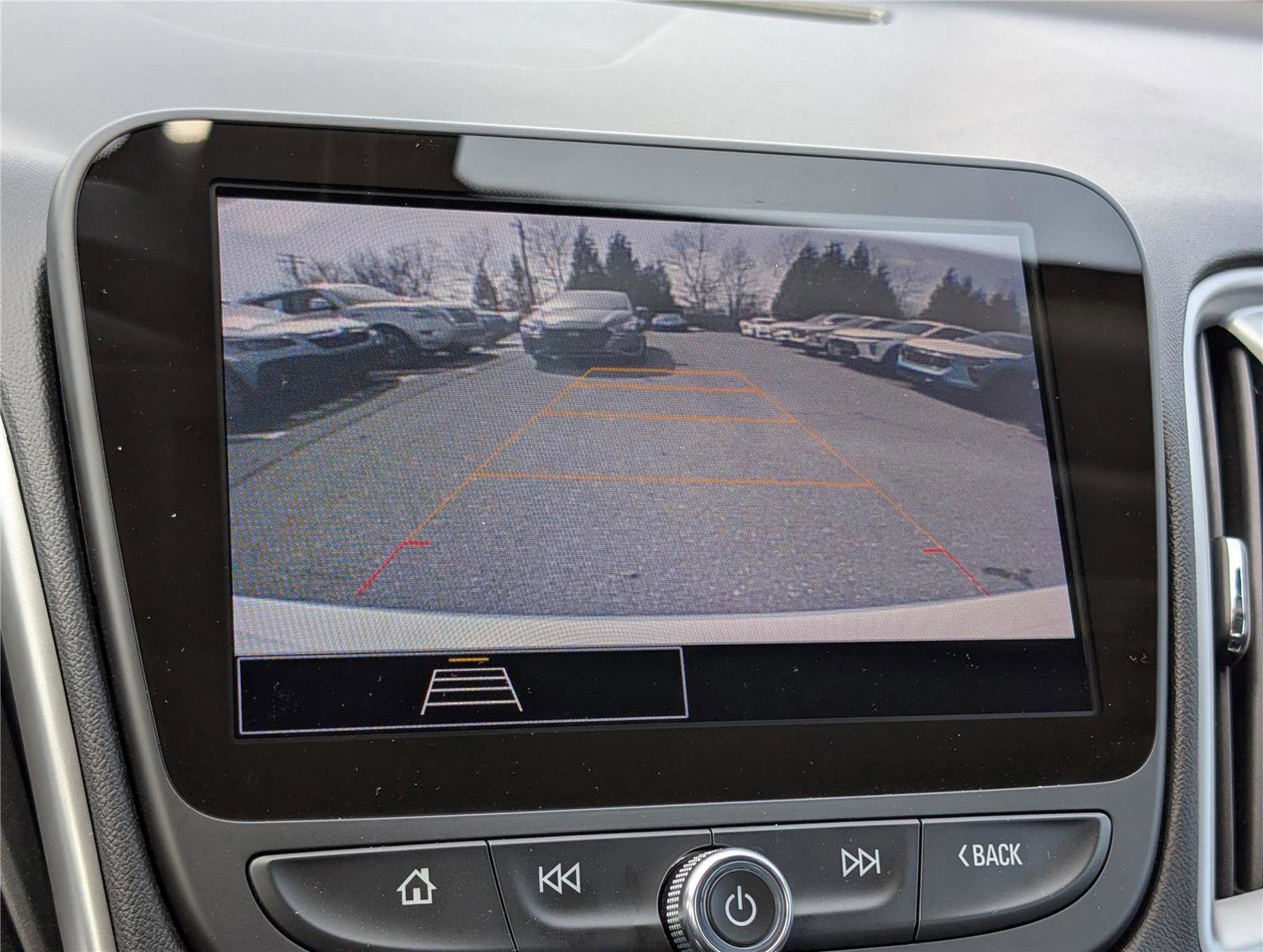 Used 2022 Chevrolet Malibu LT image 28