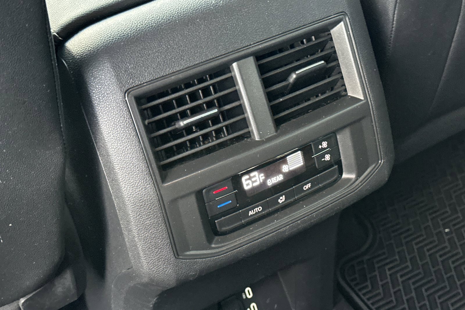 Used 2021 Volkswagen Atlas SE image 13