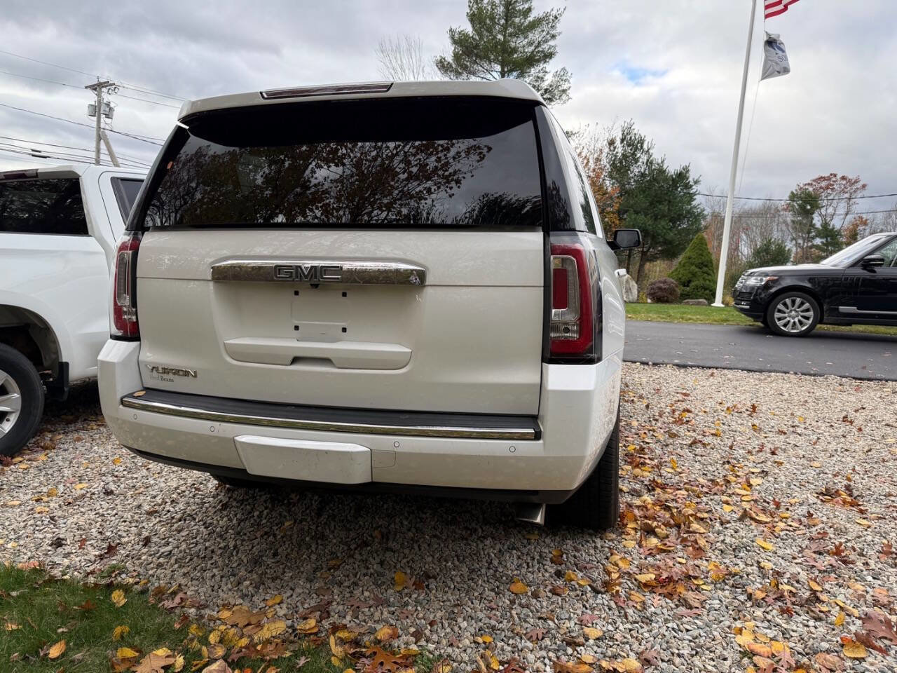 Used 2015 GMC Yukon Denali w/ Open Road Package image 17