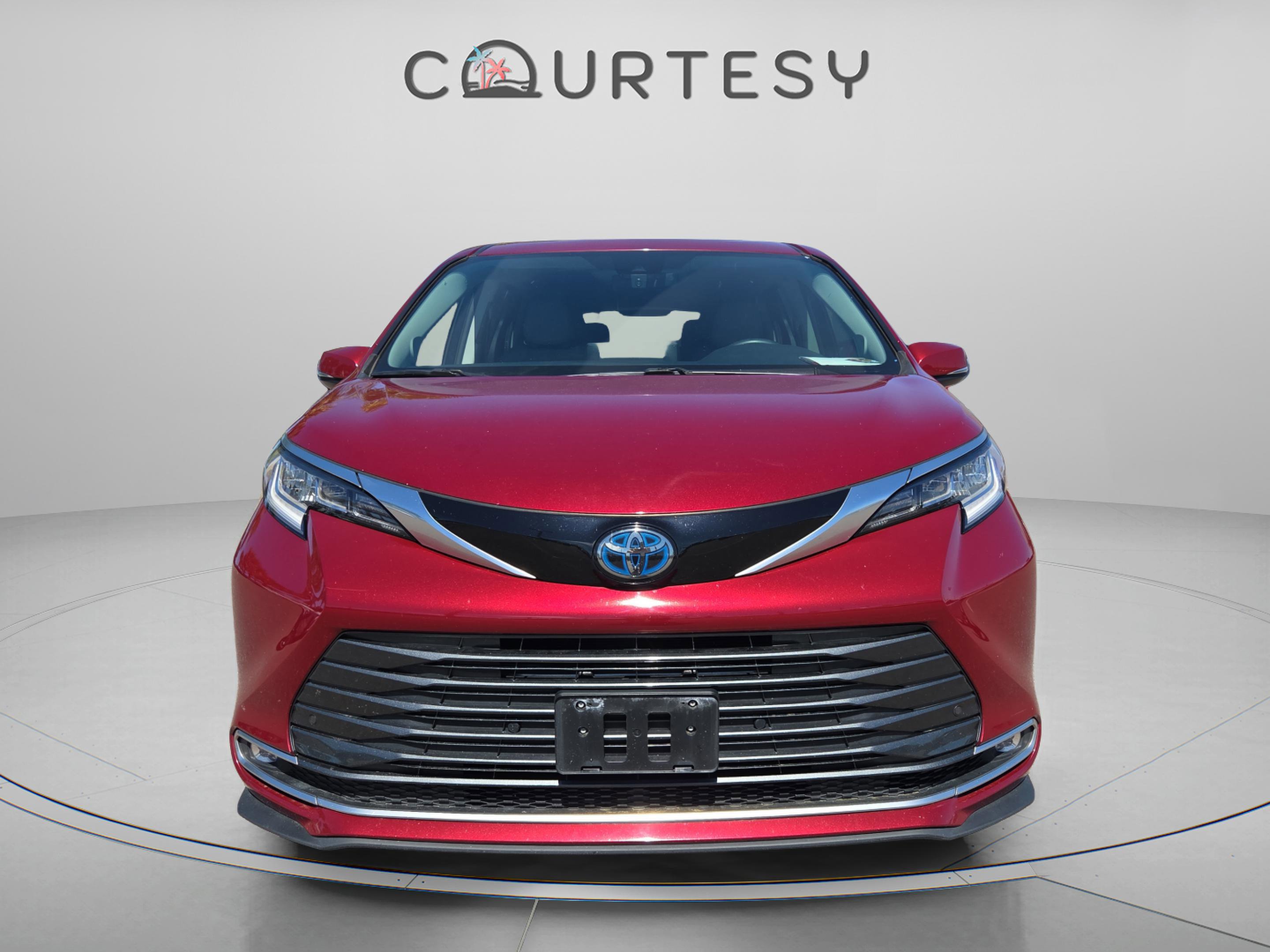 Certified 2023 Toyota Sienna Limited image 8