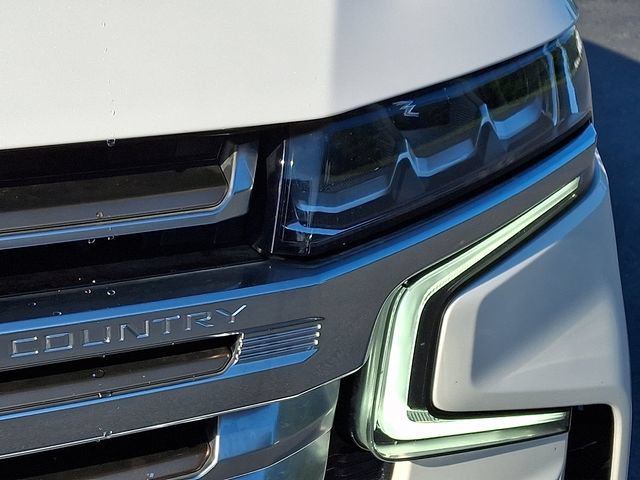 Used 2021 Chevrolet Tahoe High Country w/ Premium Package AWD/4WD image 12