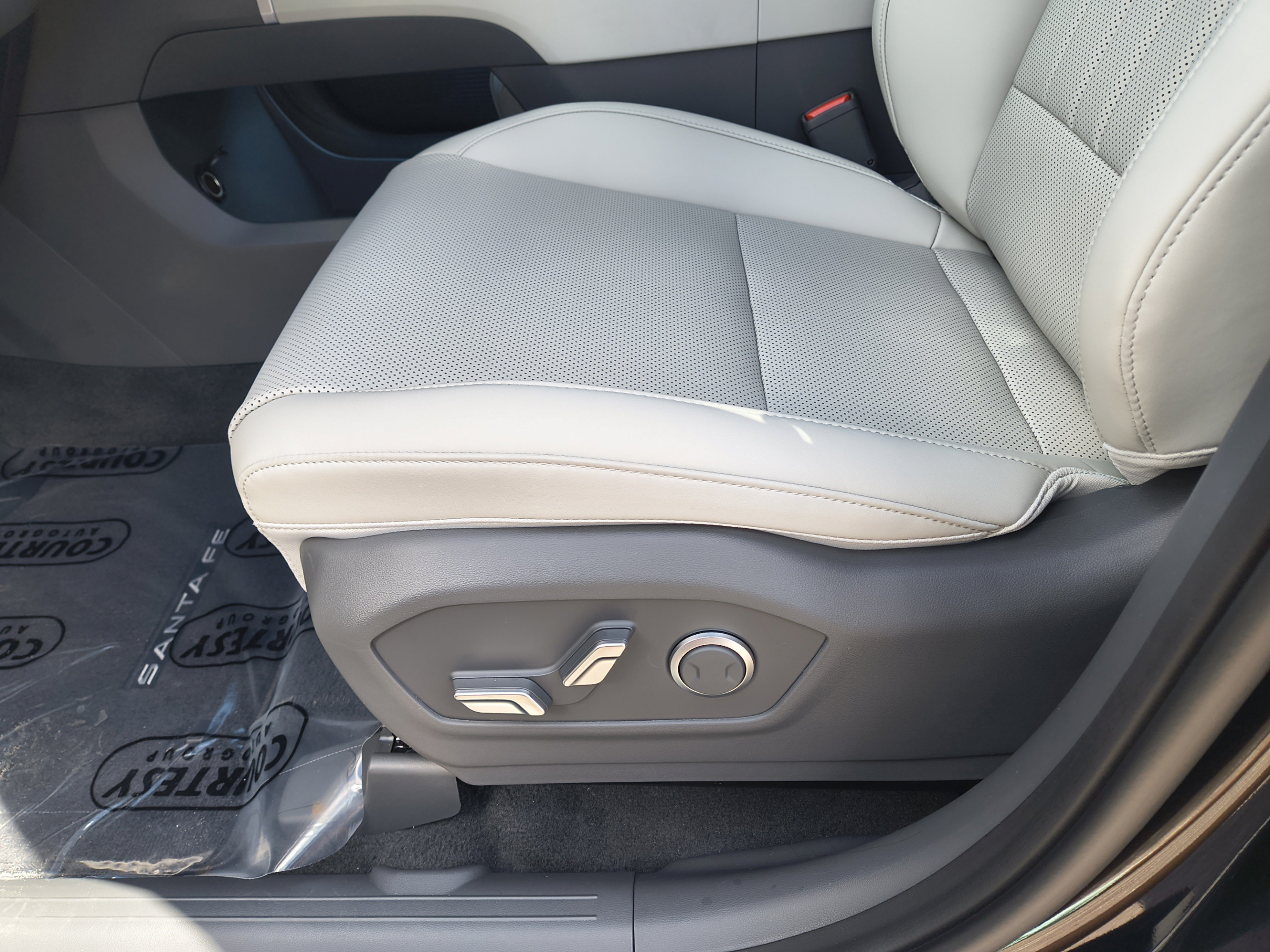 New 2027 Hyundai Santa Fe SEL w/ Tow & Go Package FWD image 22