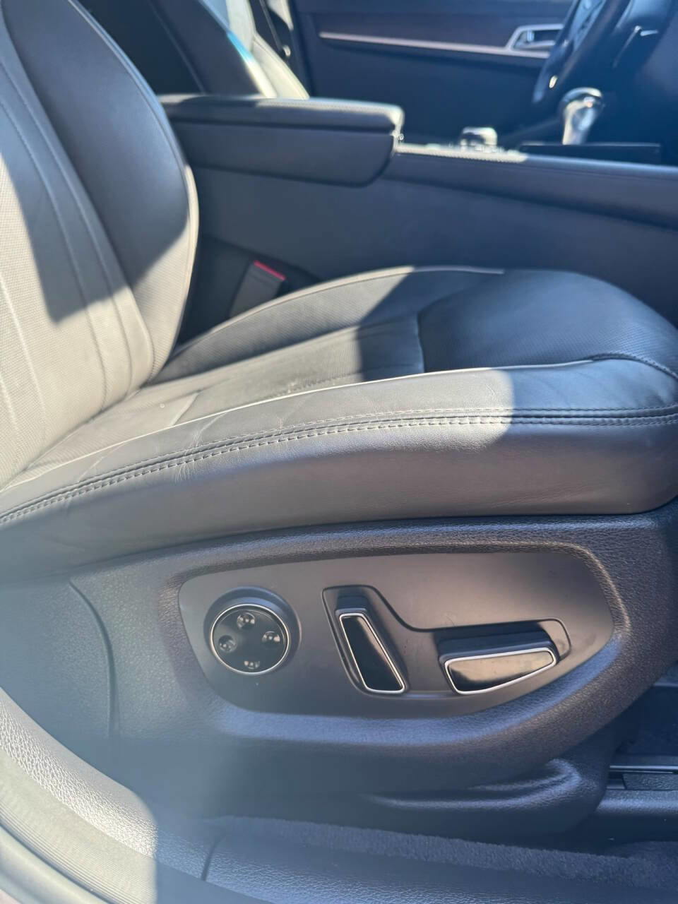 Used 2018 Genesis G80 3.8 w/ Option Group 03 image 31