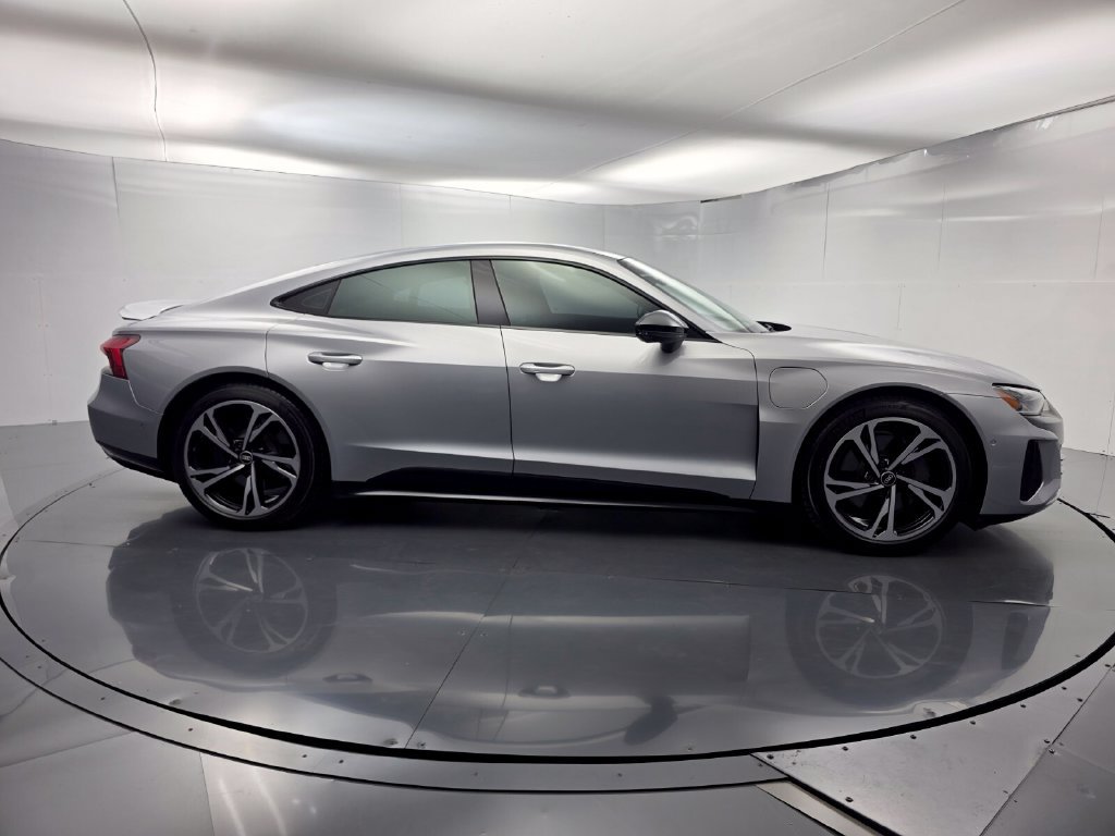 Used 2022 Audi e-tron GT Prestige AWD/4WD image 3
