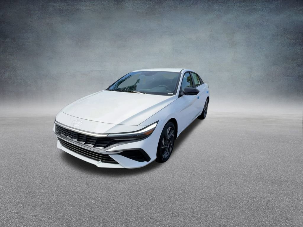 Used 2025 Hyundai Elantra Sport image 8