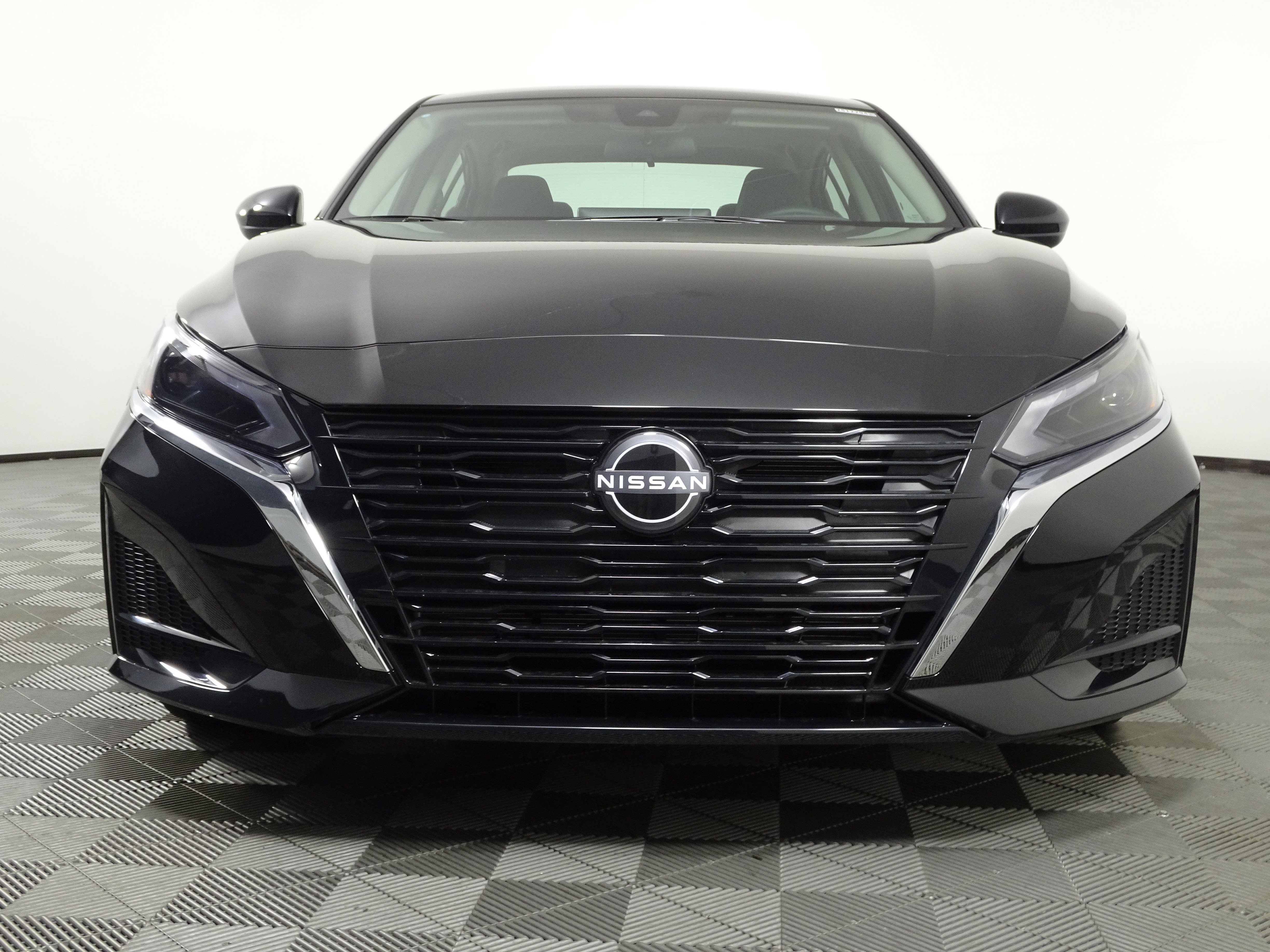 New 2025 Nissan Altima 2.5 SV w/ SV Special Edition Package image 17