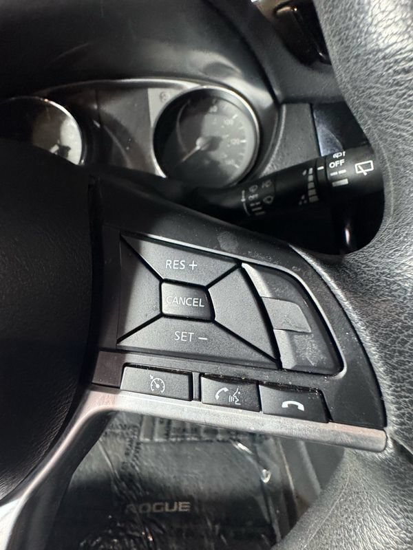 Used 2017 Nissan Rogue S AWD/4WD image 16