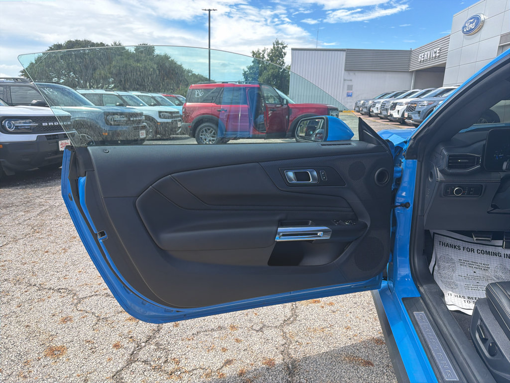 Used 2025 Ford Mustang GT Premium RWD image 14