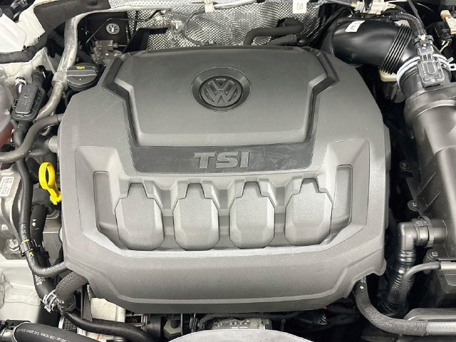 Used 2023 Volkswagen Tiguan SE AWD/4WD image 32