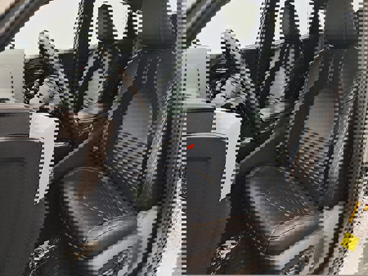 Used 2021 Toyota Avalon XSE image 6