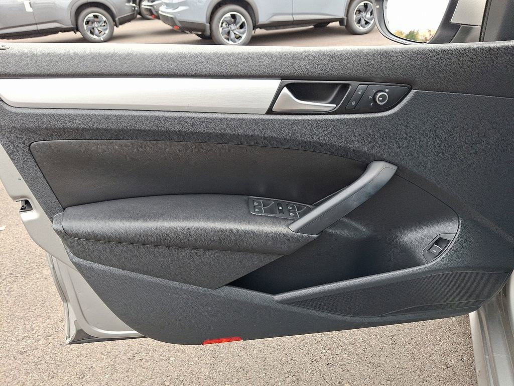 Used 2012 Volkswagen Passat 2.5 SE image 17