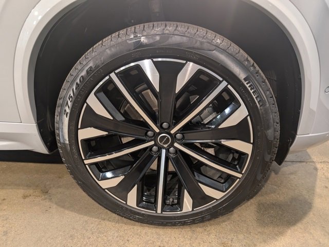 Used 2025 Volvo XC90 B6 Plus image 8