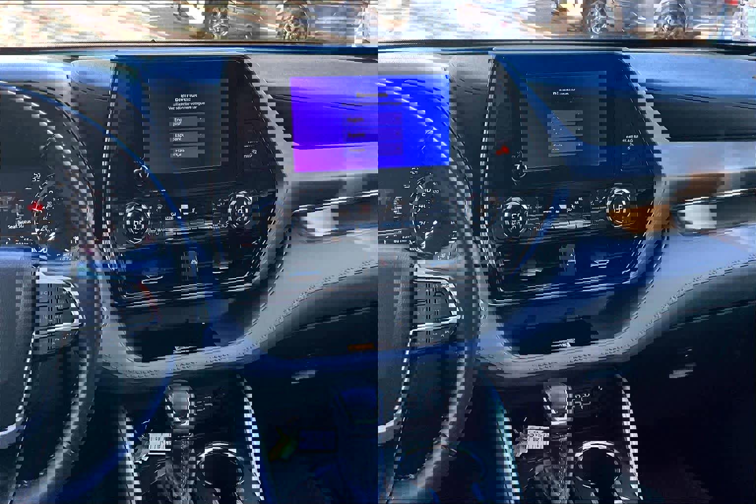 Used 2023 Toyota Highlander XLE image 7