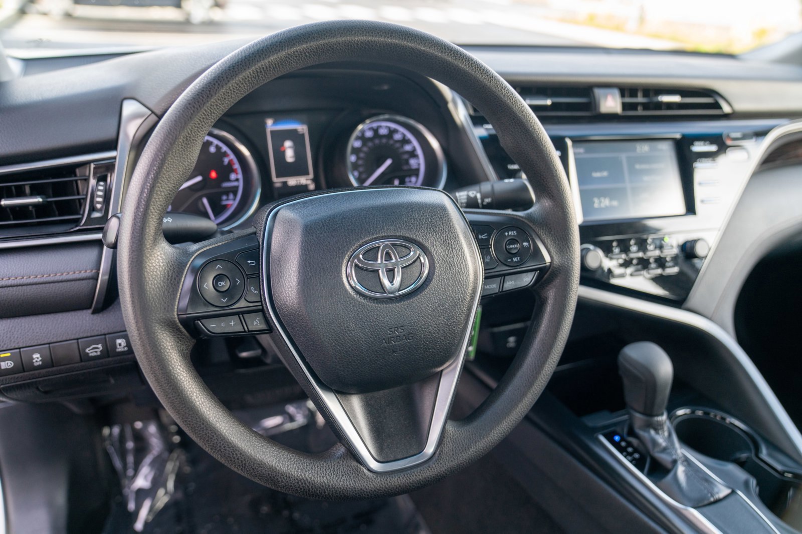 Used 2019 Toyota Camry LE image 11