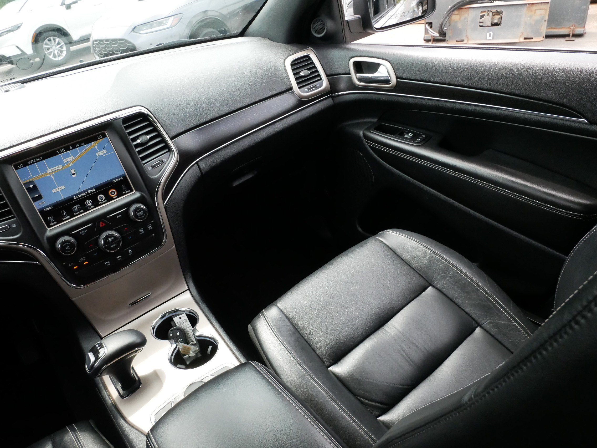 Used 2014 Jeep Grand Cherokee Limited w/ Trailer Tow Group IV AWD/4WD image 11