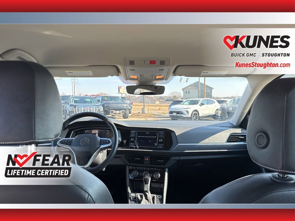 Used 2024 Volkswagen Jetta SE image 41