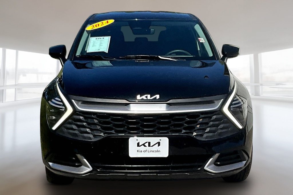 Used 2024 Kia Sportage LX FWD image 2