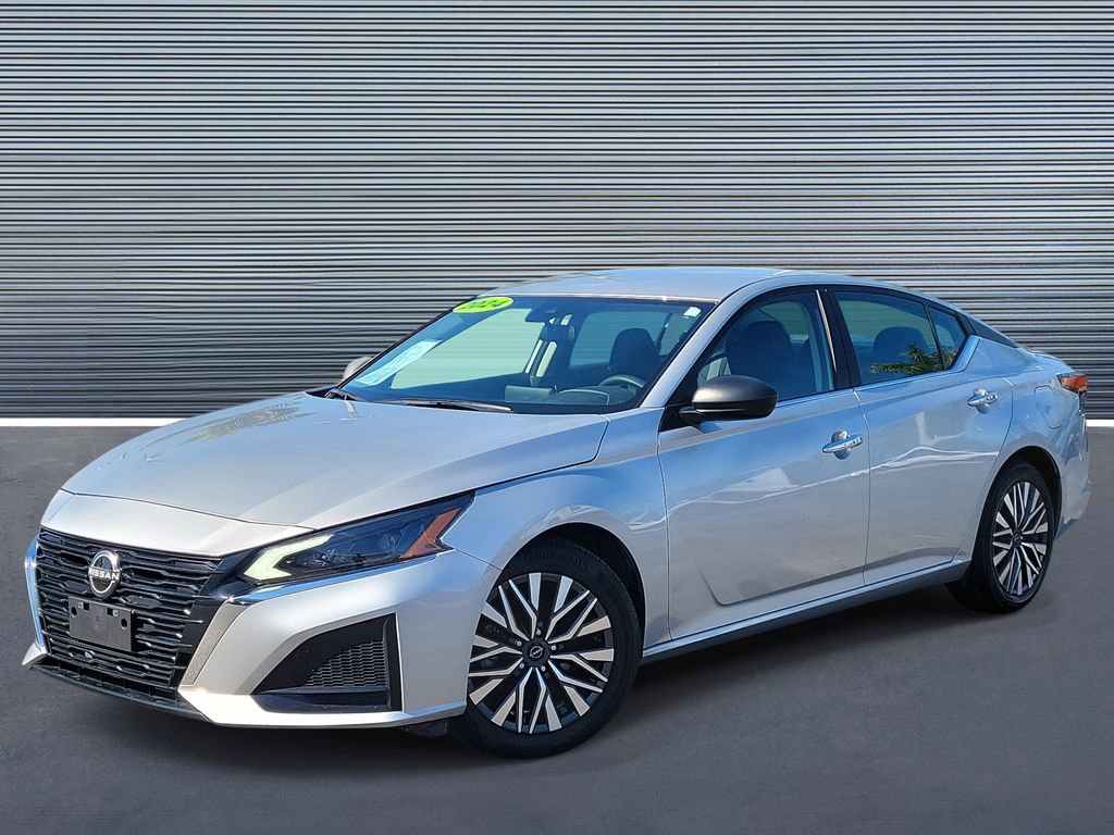 Used 2024 Nissan Altima 2.5 SV