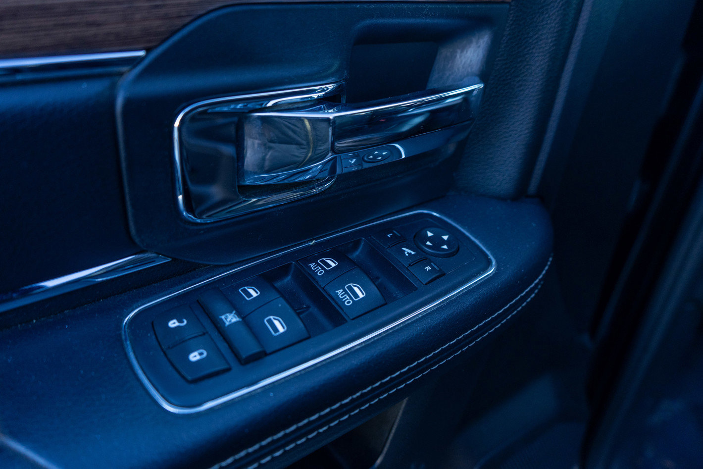 Used 2016 RAM 1500 Laramie w/ Convenience Group image 14