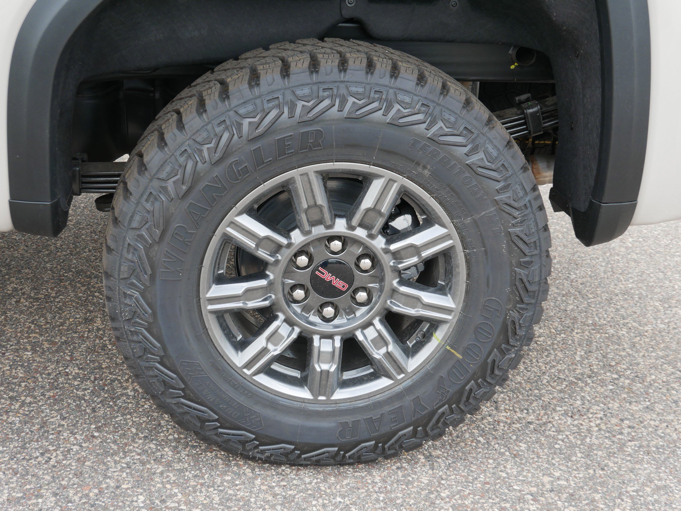New 2026 GMC Sierra 1500 AT4X w/ LPO, Black Badging Package AWD/4WD image 3