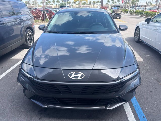 Used 2024 Hyundai Elantra SEL FWD image 2
