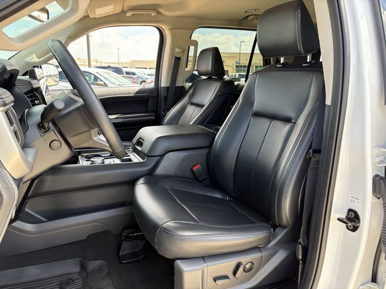 Used 2024 Ford Expedition XLT RWD image 27