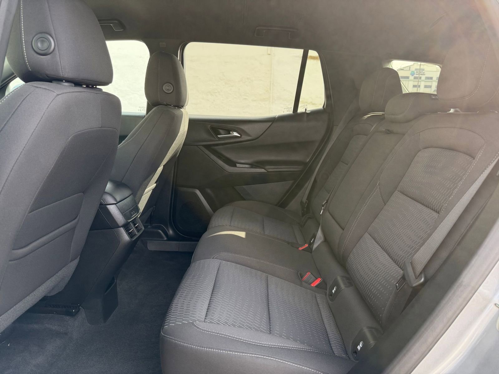 Used 2025 Chevrolet Equinox LT image 24